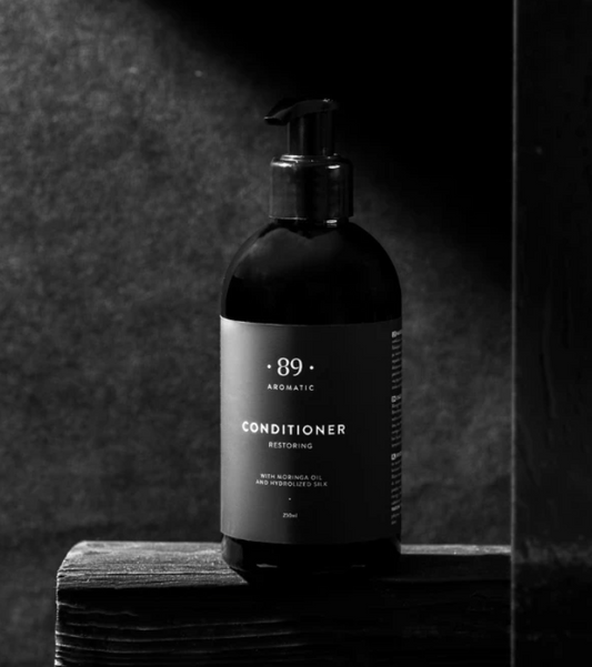 Condicionador Restaurador de Cabelo Premium Nutrição Profunda Brilho Intenso | AROMATIC•89• | Exclusivo Portugal