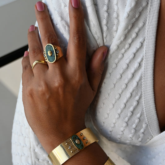 Pulseira Rígida Textura Olho Protetor | Aço Inoxidável | Coleção Stellara