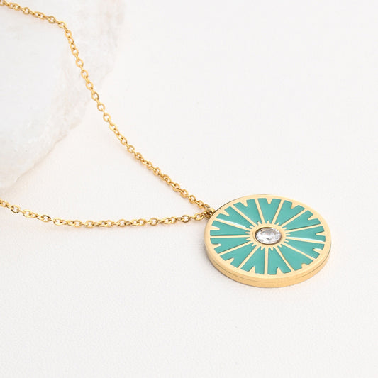 colar em aço roda verde Carmo Joalheiros colar dourado com pendente redondo verde e zircônia central