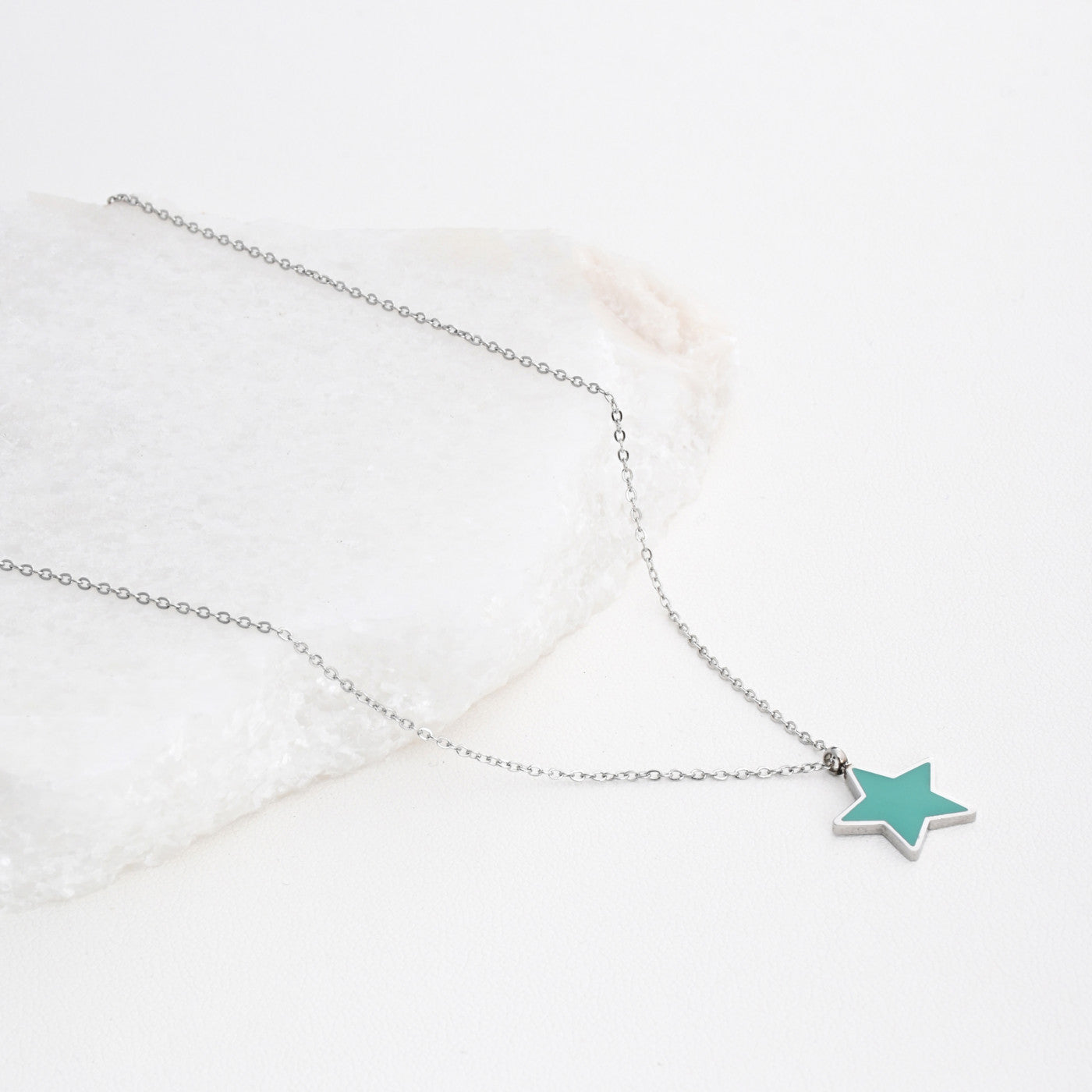 Colar em aço estrela verde - Terra de Estrelas