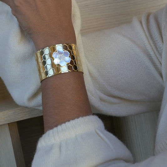 Pulseira Rígida Motivo Floral | Aço Inoxidável | Coleção Stellara