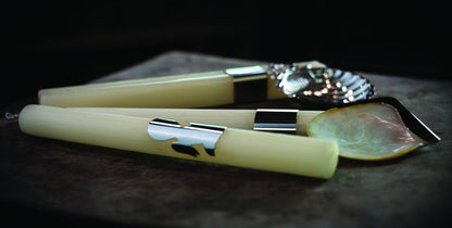 concha de batismo prata topázio em madrepérola com cabo creme e detalhes prateados Topázio 1874