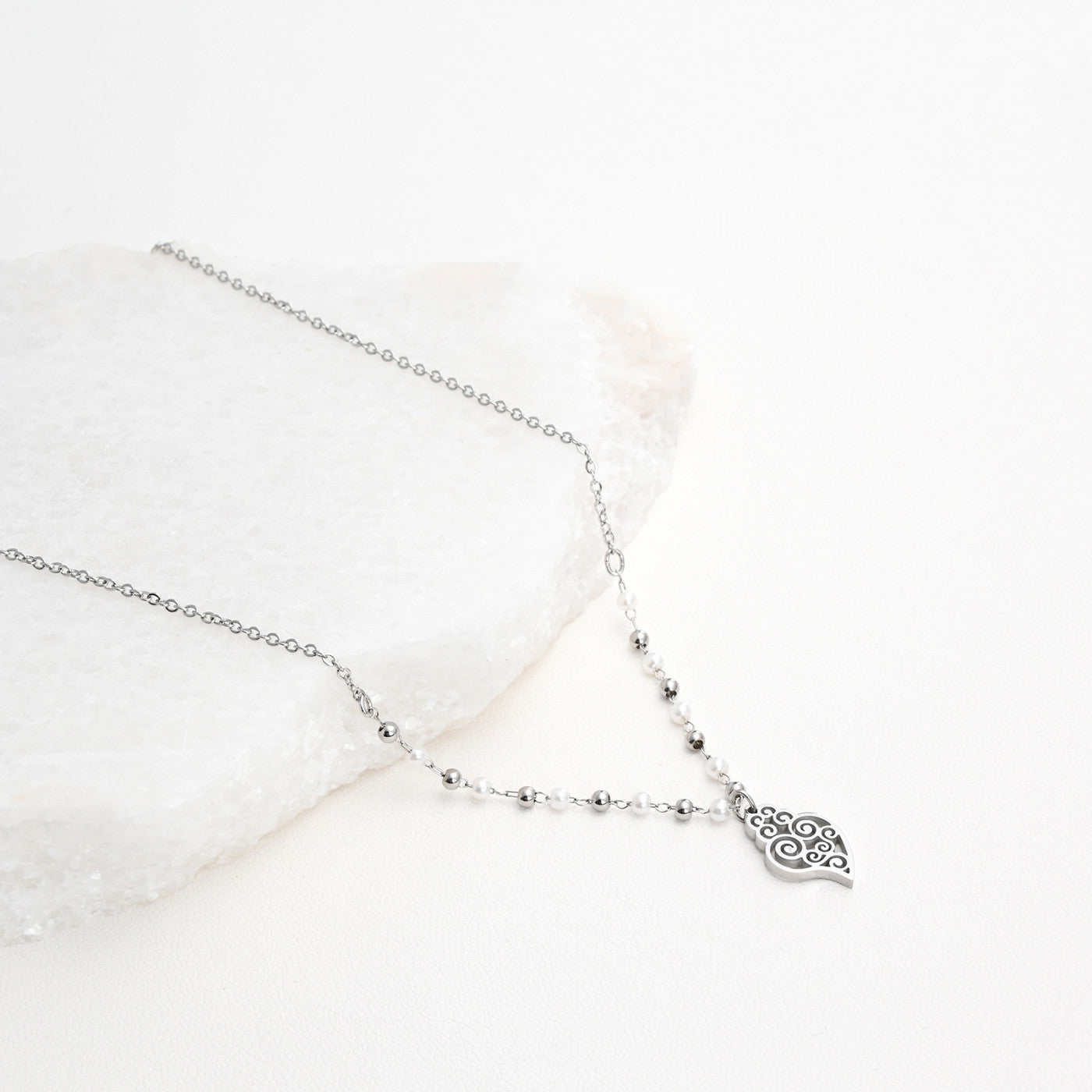 colar coração de viana aço com pendente filigrana e corrente de bolas acabamento polido Carmo Joalheiros