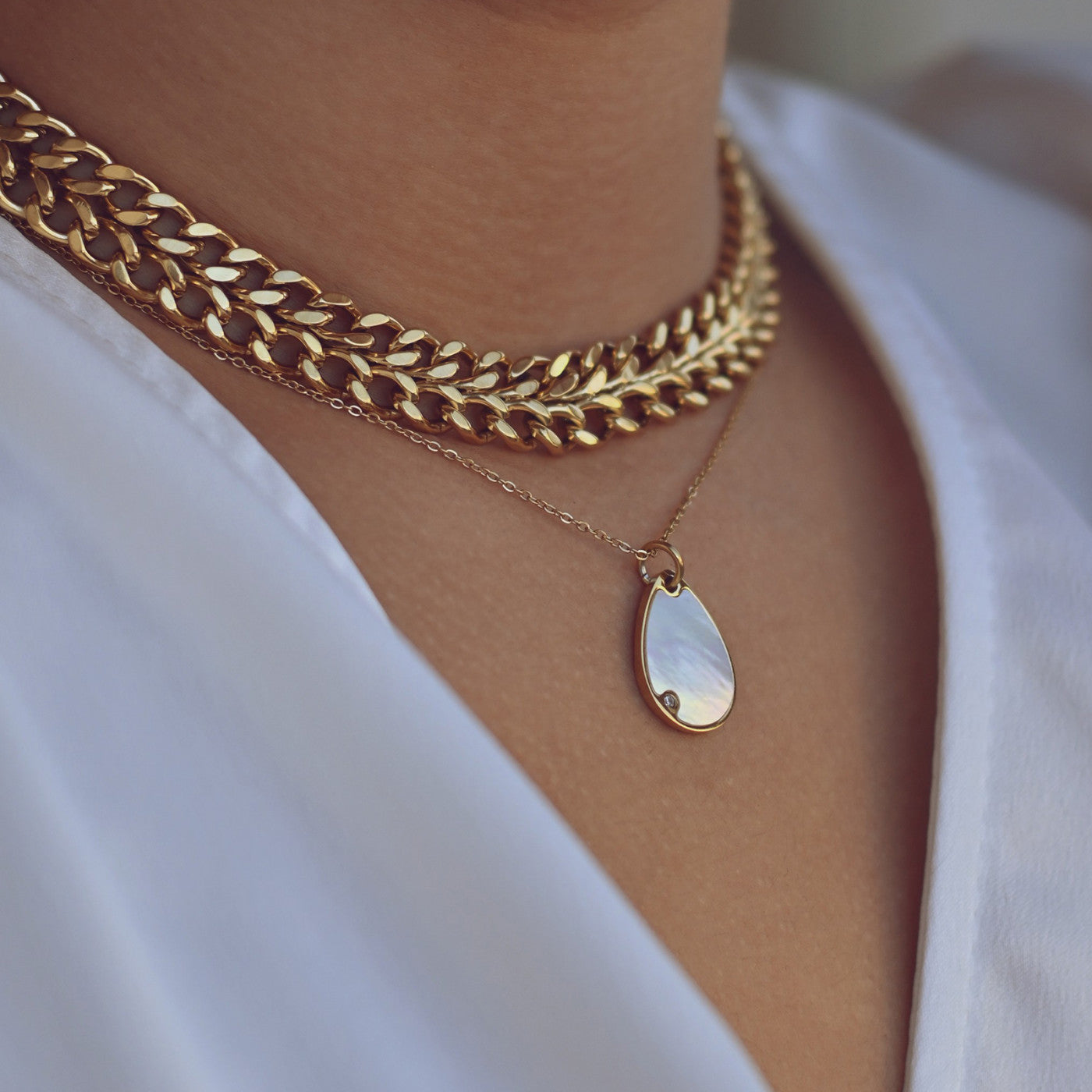 Colar Oval com Madrepérola | Aço Inoxidável | Coleção Stellara