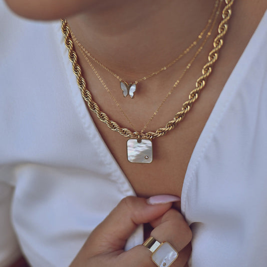 Colar Quadrado com Madrepérola | Aço Inoxidável | Coleção Stellara