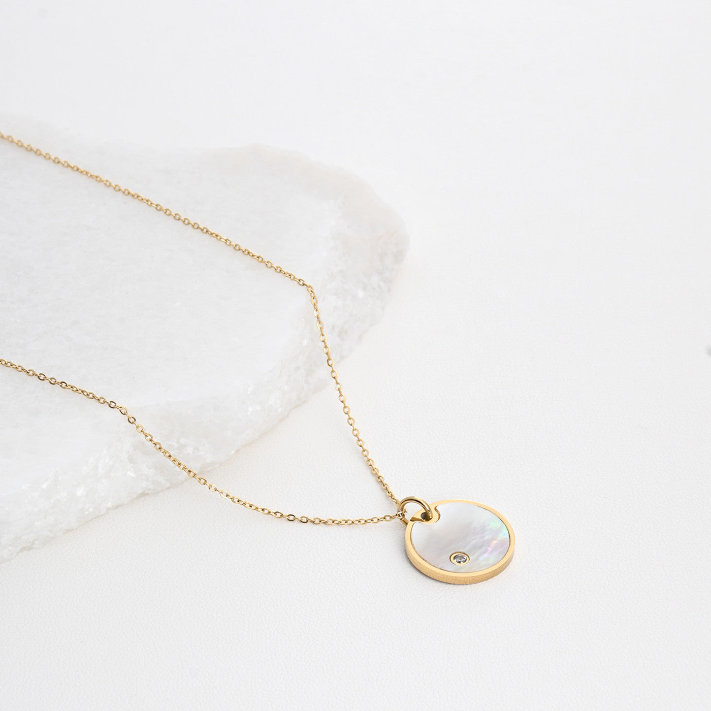 Colar Redondo com Madrepérola | Aço Inoxidável | Coleção Stellara