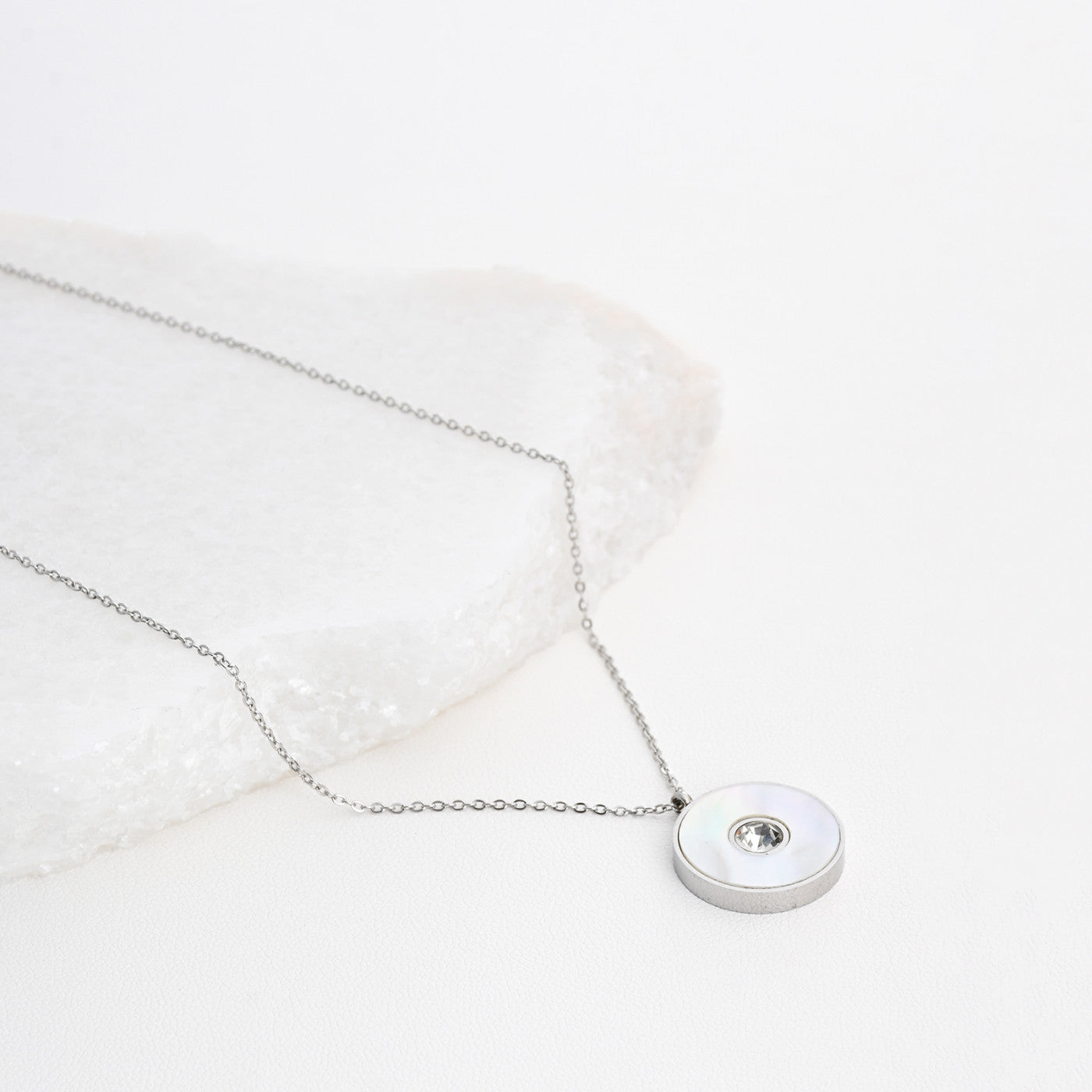 Colar Trevo com Brilhante e Madrepérola | Aço Inoxidável | Coleção Stellara